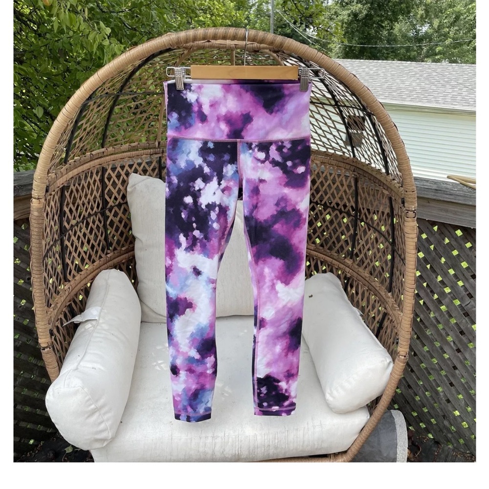 Lululemon-High Times Pant Leggings-7/8 length-Purple/White-Blooming size 4